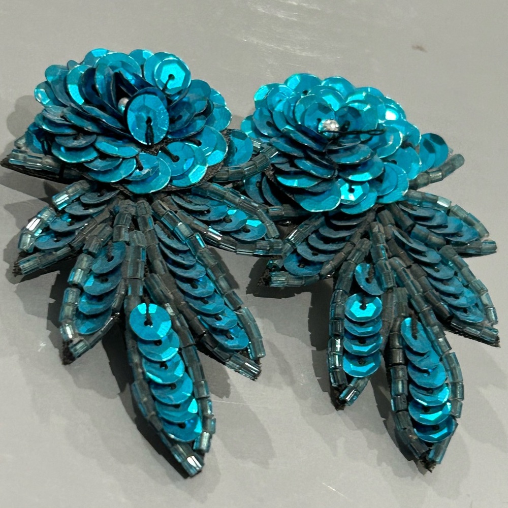 Turquoise Sequin Hand made vintage pierced earring new ( reduced) - Picture 8 of 16